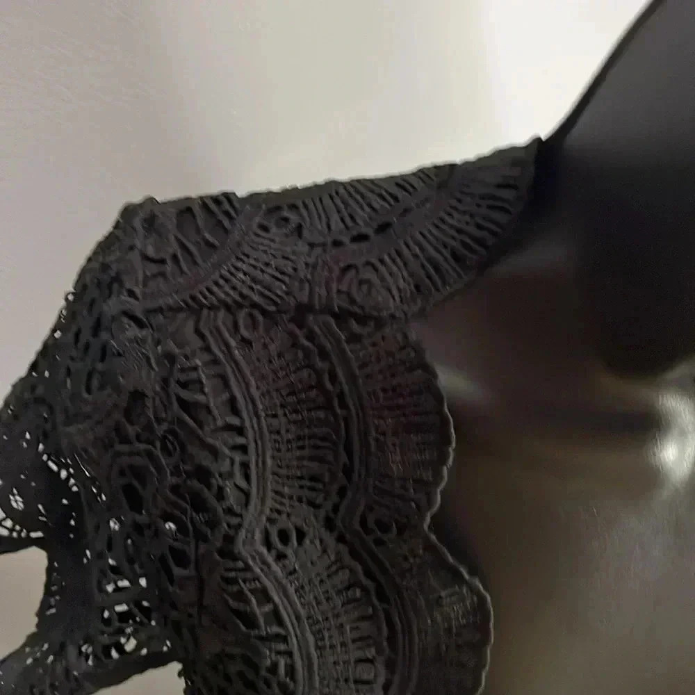 🛑Sold🛑 Lulu’s Black Lace Dress- Small - Picture 9 of 12